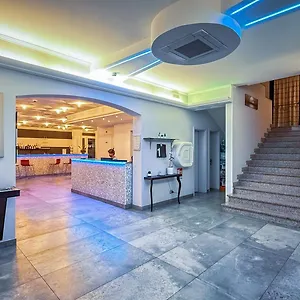 *** Hotel Etna - Nuova Gestione Romagnola Parcheggio Italia